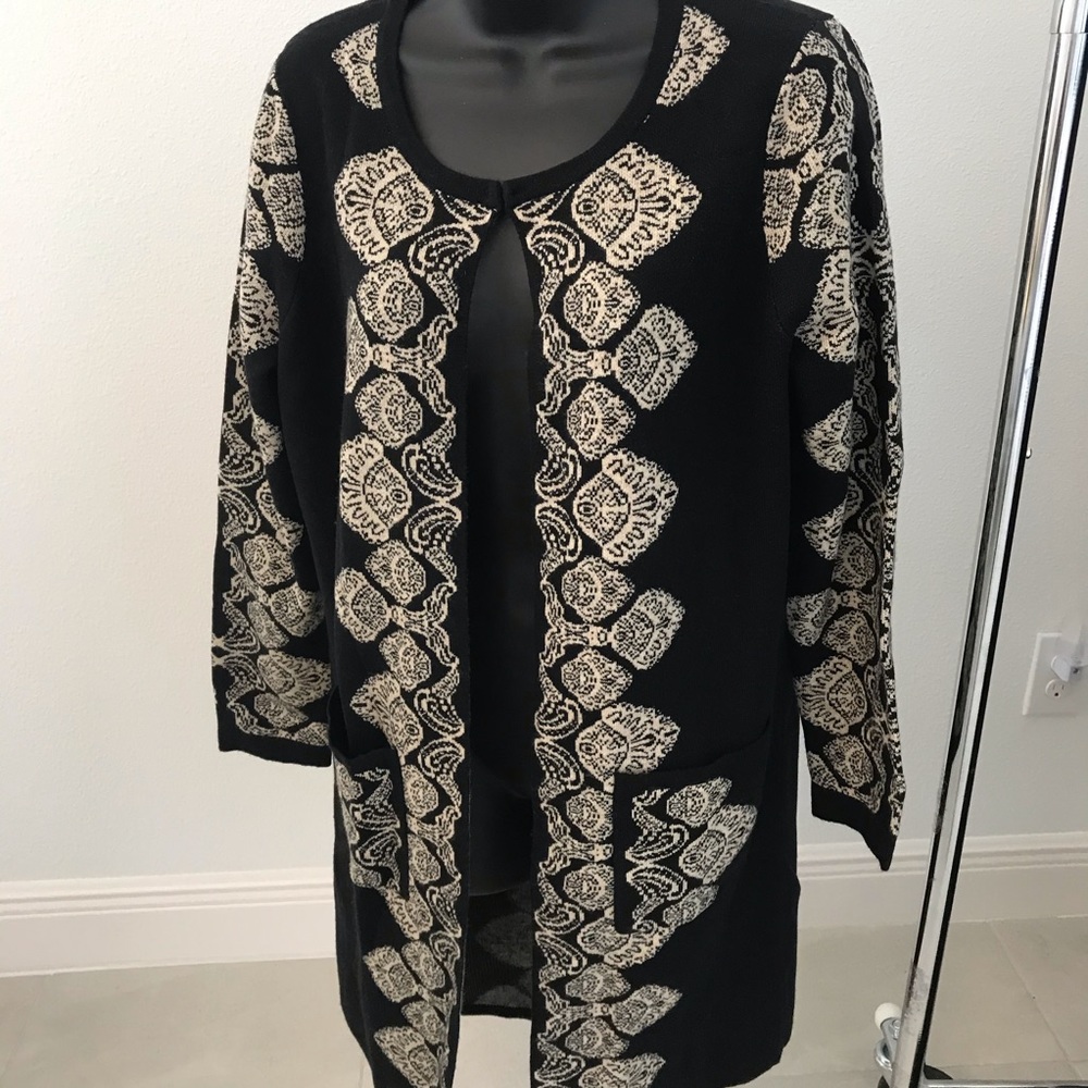 Sweater long sleeves black/cream see design on bk